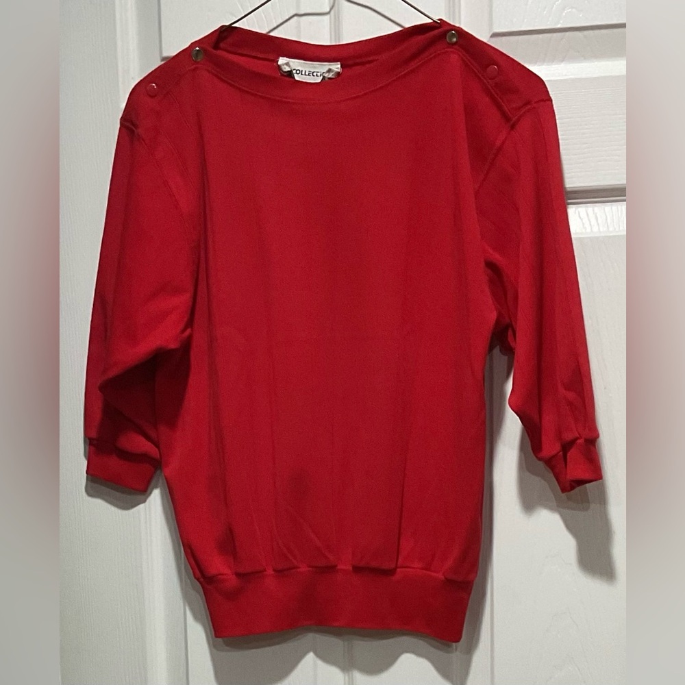 Red top sweatshirt M
